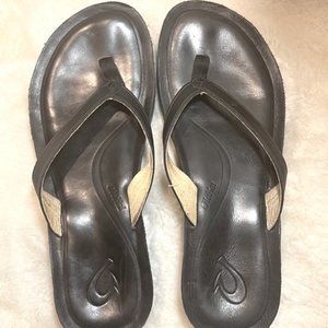 Lightly Worn Black Leather Wedge Olukai Flip Flop Sandals